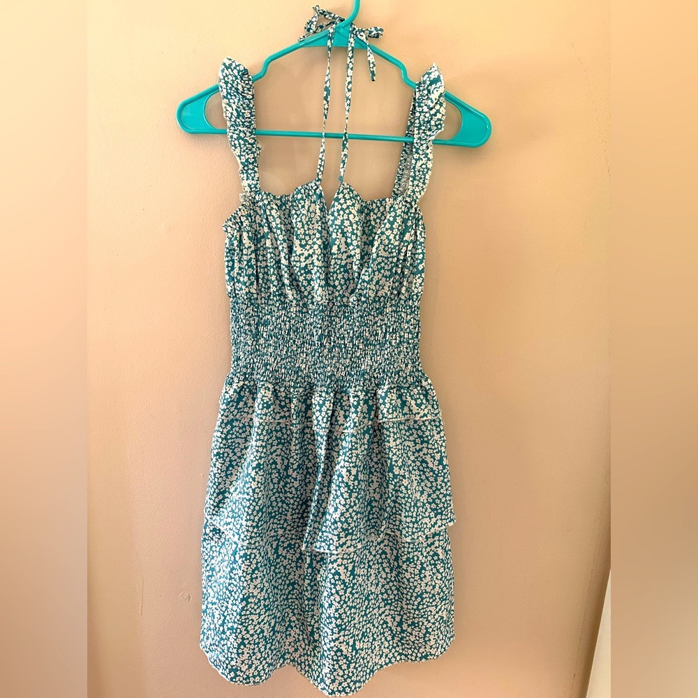Stellah floral print dress with gorgeous neckline